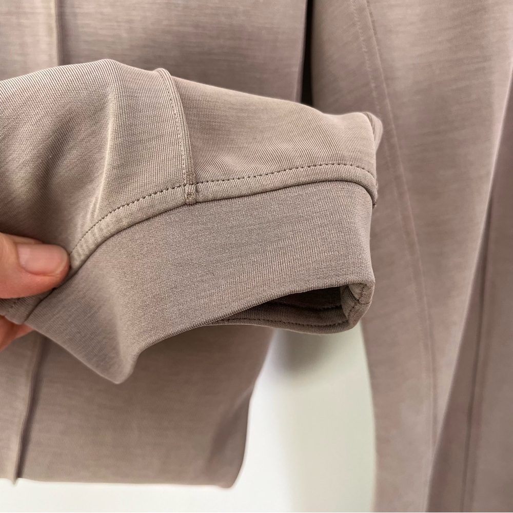 Lululemon Softstreme Classic-Fit High-Rise Joggers Warm Ash Grey Size Large - Picture 7 of 16